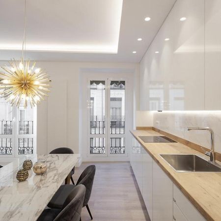 Appartement Elegant Retreat In City Center à Rome Extérieur photo